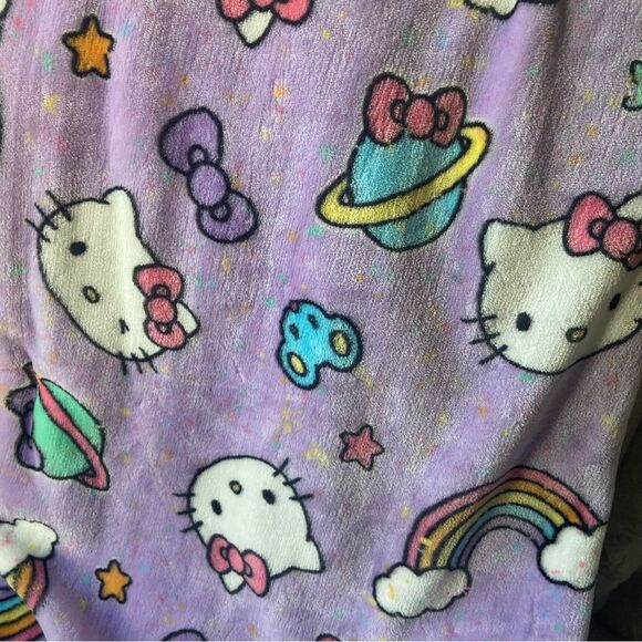 Hello Kitty Blanket - Purple with Planets, Bows and Rainbows - Picture 8 of 9
